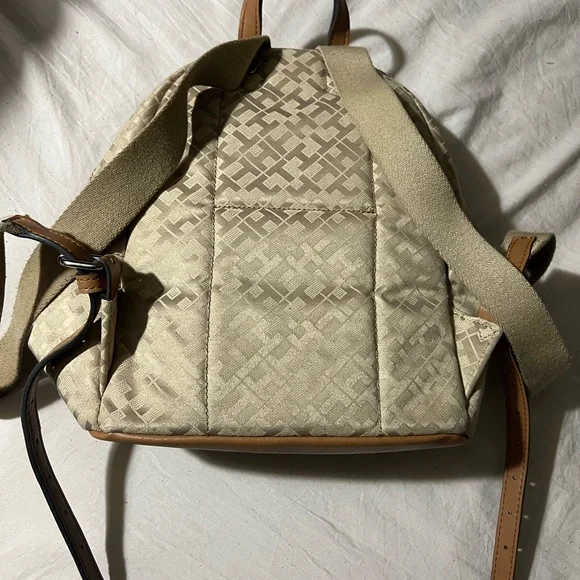 Tommy Hilfiger Small backpack - Picture 2 of 4